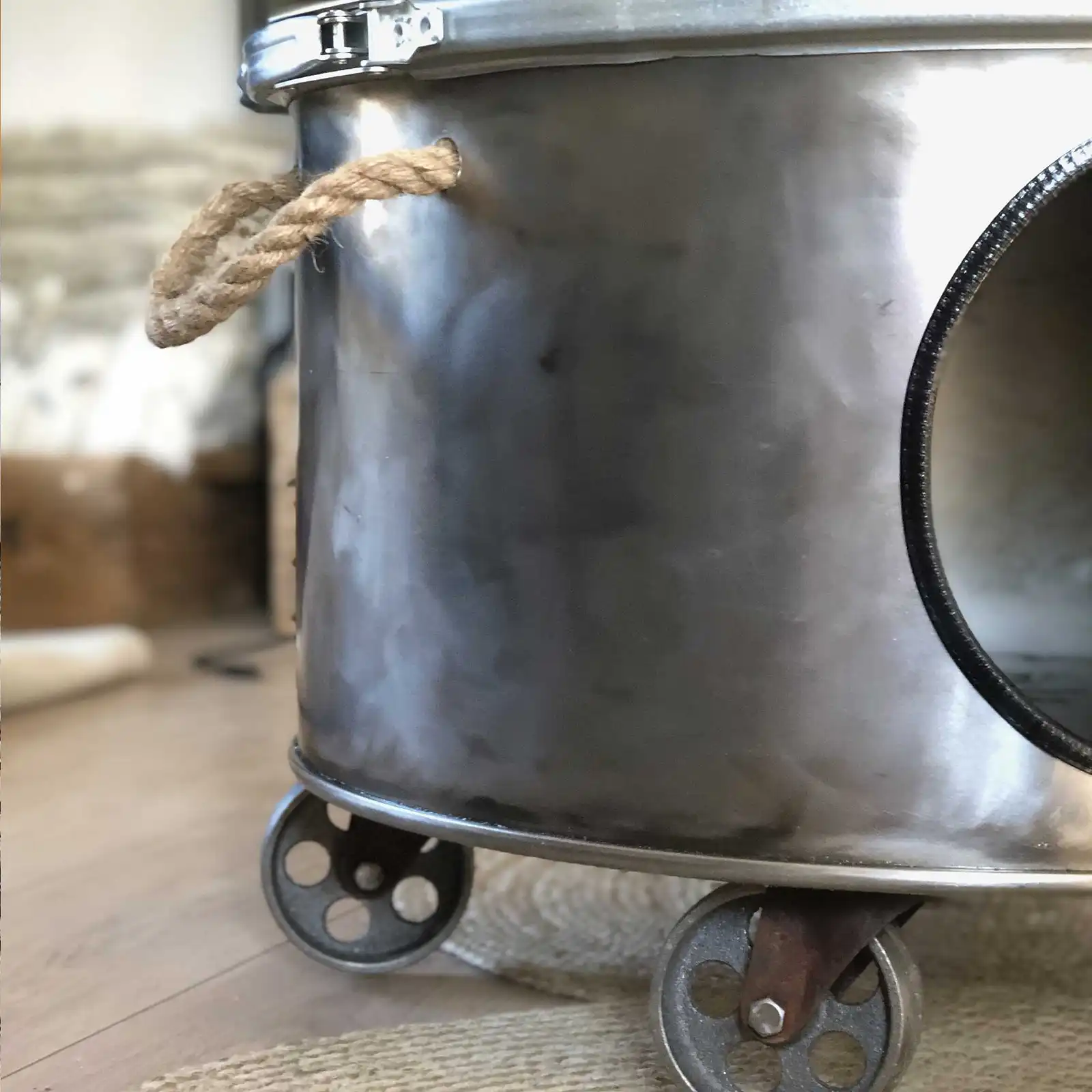 Thumbnail: Table basse bidon recyclé - metal