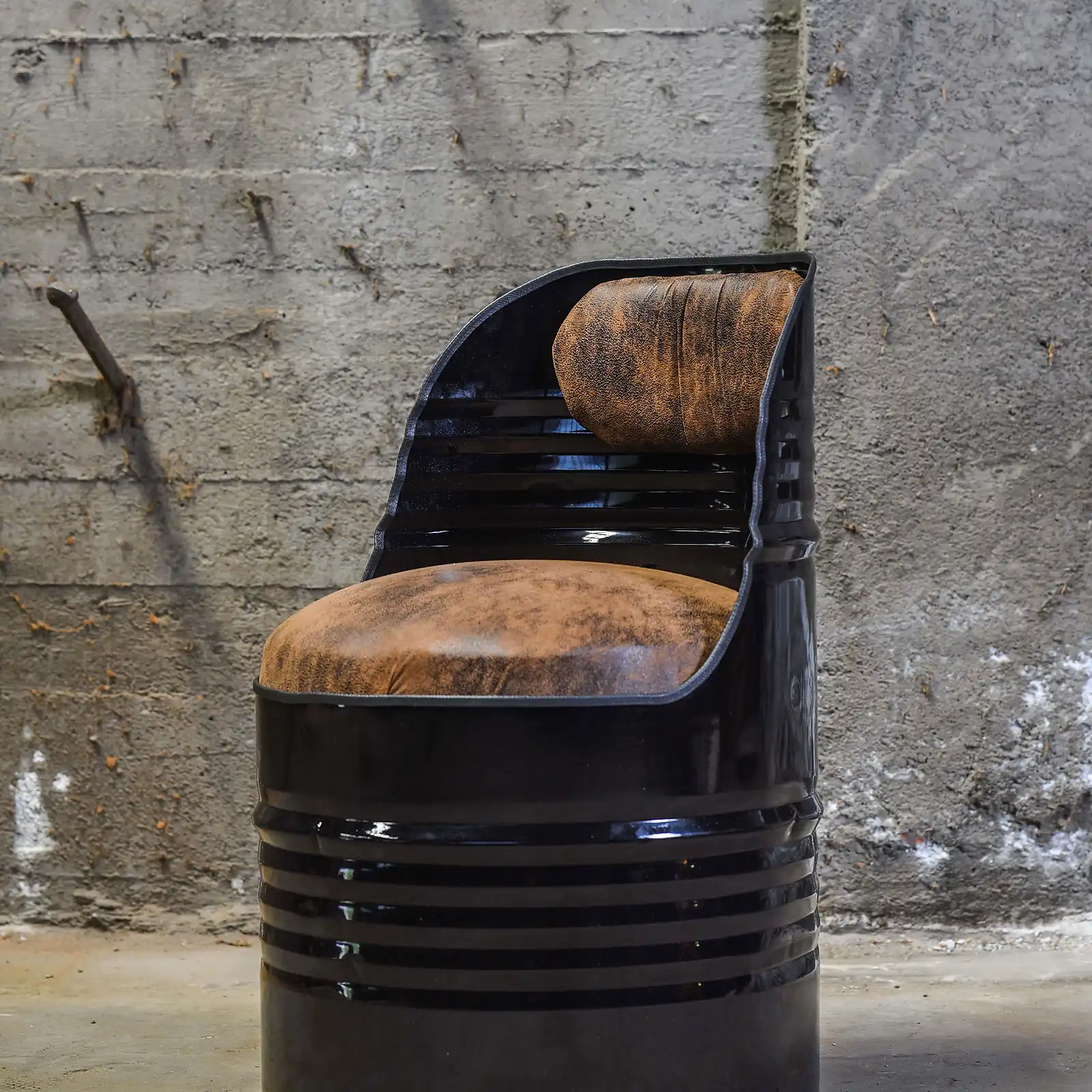Thumbnail: Fauteuil baril industriel recyclé - Noir
